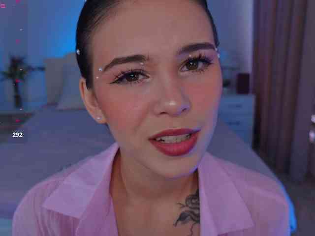 CoralineJones webcam