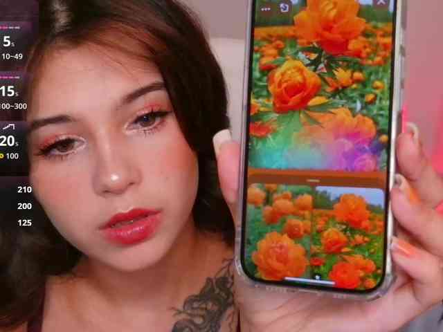 CoralineJones webcam