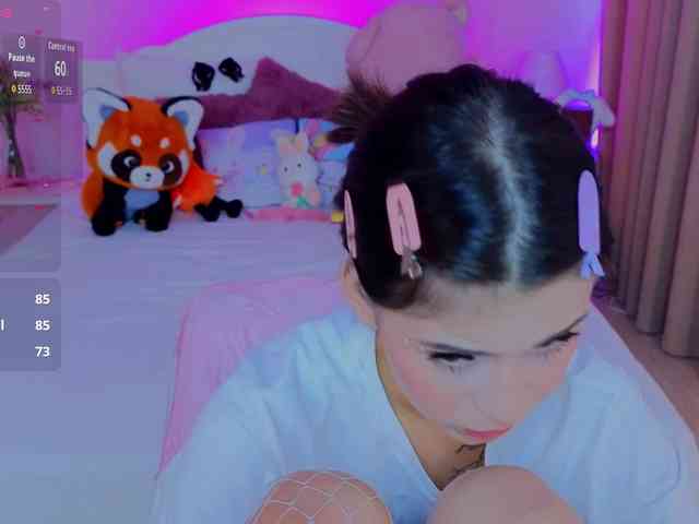 CoralineJones webcam