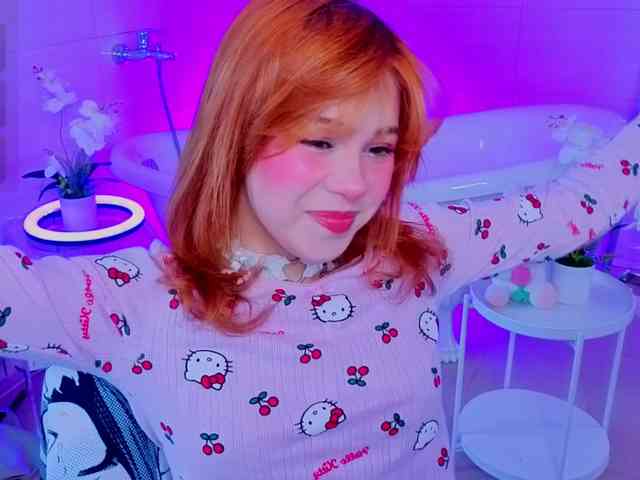 CoralineJones webcam