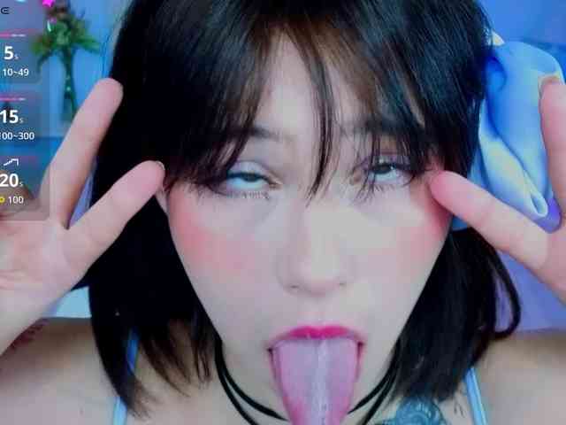 CoralineJones webcam