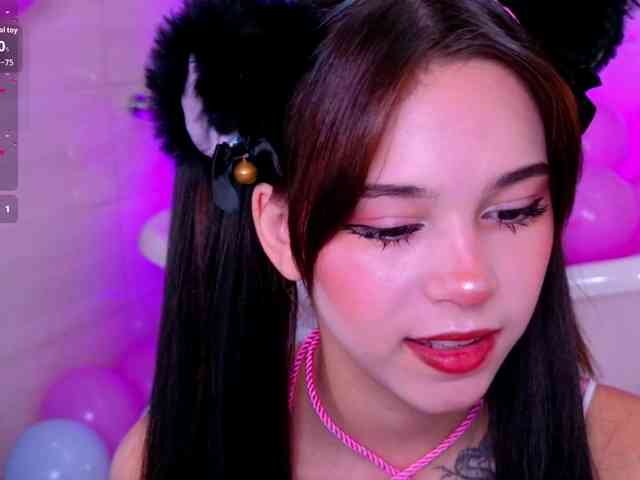 CoralineJones webcam