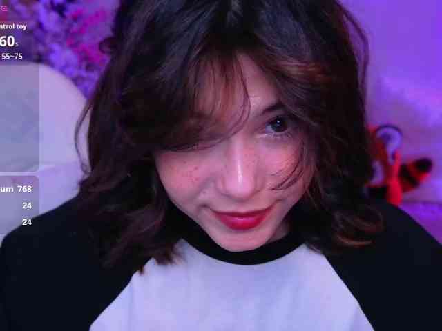 CoralineJones webcam