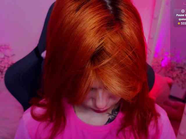 CoralineJones webcam