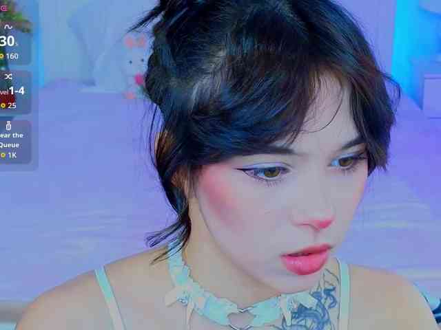 CoralineJones webcam