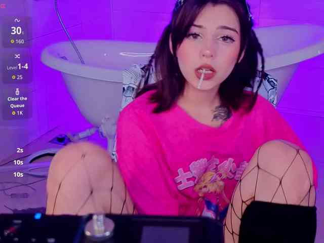 CoralineJones webcam