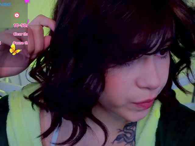 CoralineJones webcam