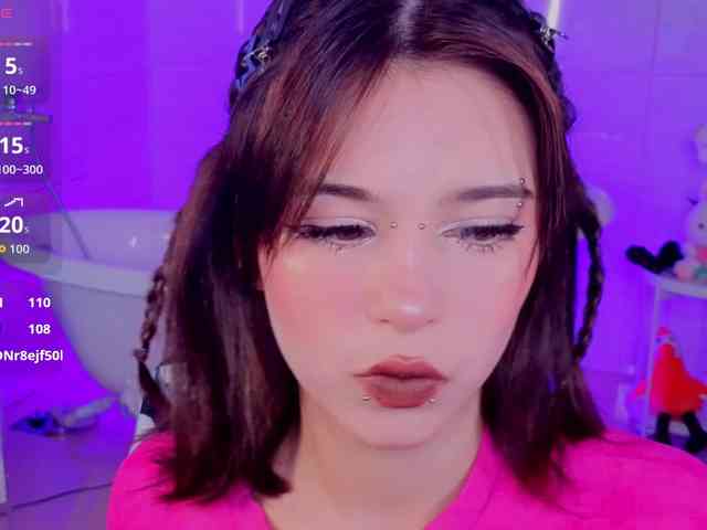 CoralineJones webcam