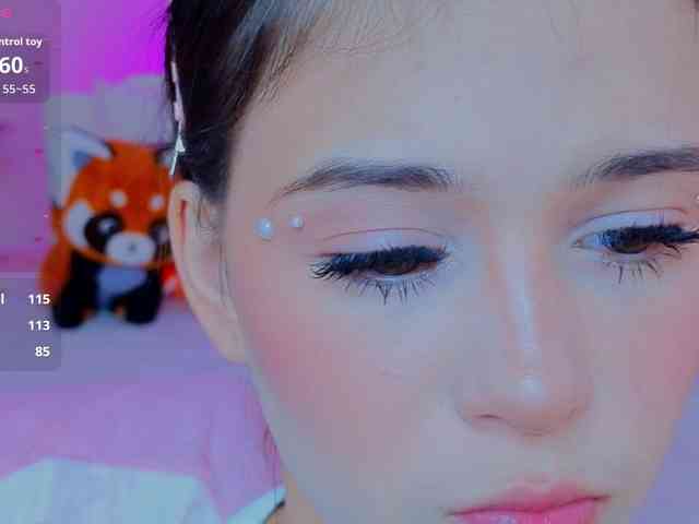 CoralineJones webcam