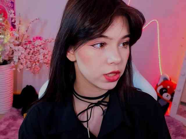 CoralineJones webcam