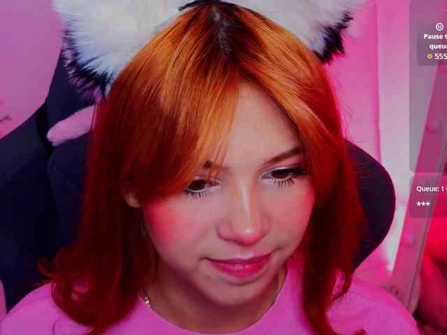 CoralineJones webcam