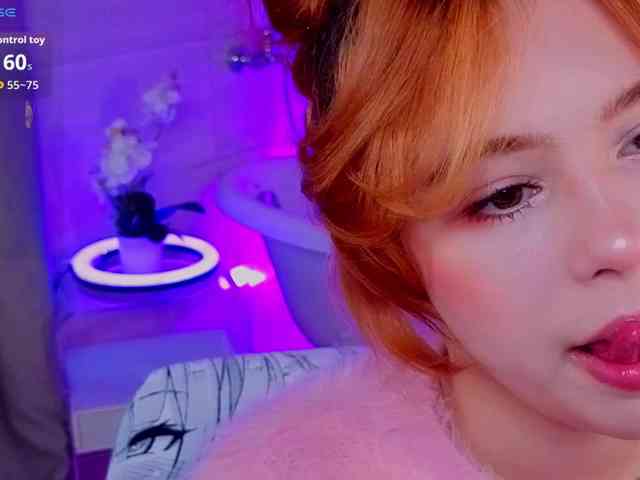 CoralineJones webcam