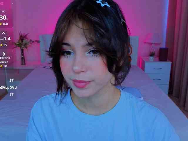 CoralineJones webcam