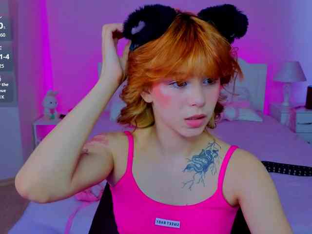 CoralineJones webcam