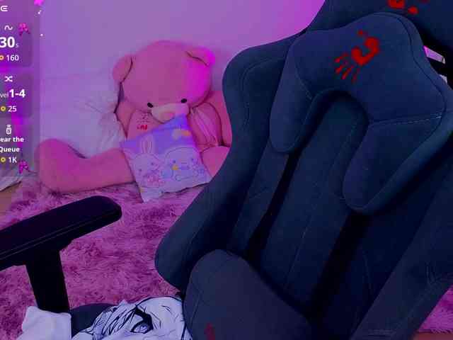 CoralineJones webcam