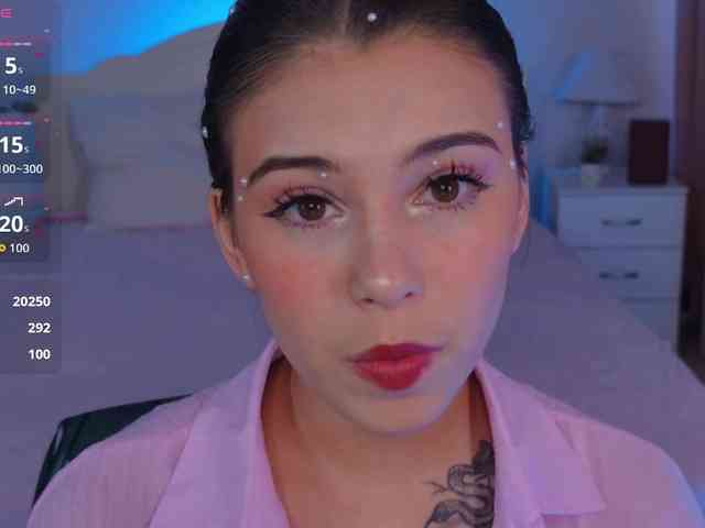CoralineJones webcam