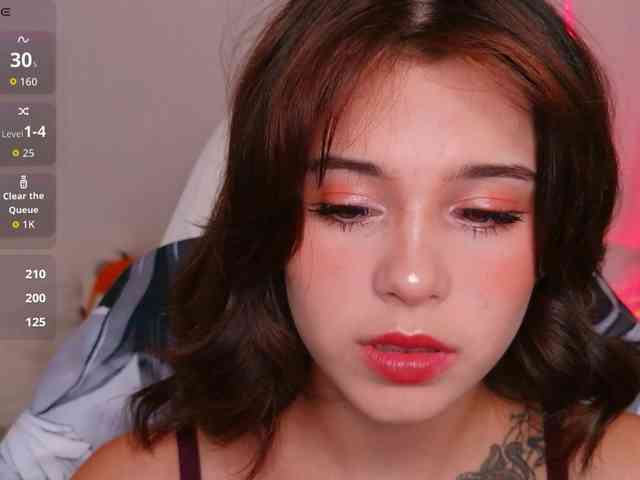 CoralineJones webcam