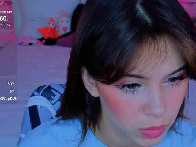 CoralineJones webcam