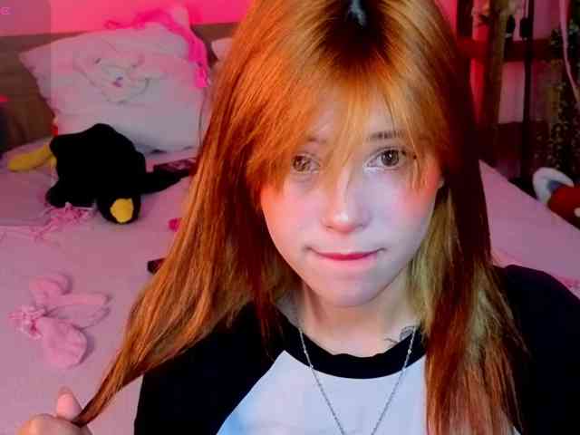 CoralineJones webcam