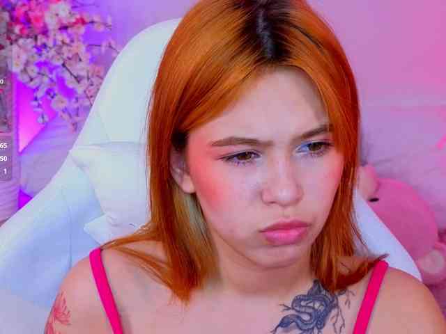 CoralineJones webcam
