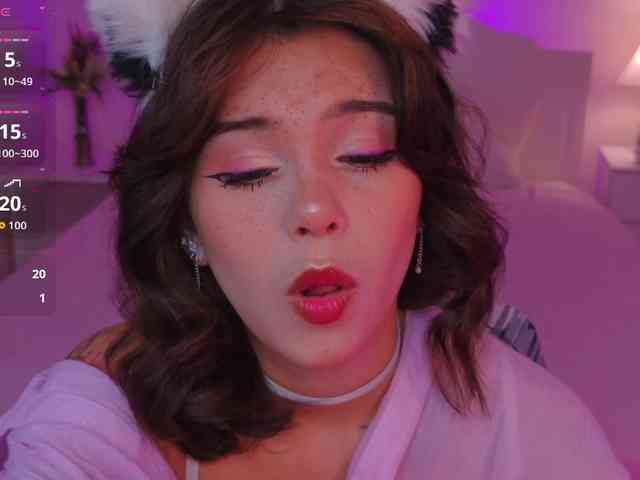 CoralineJones webcam