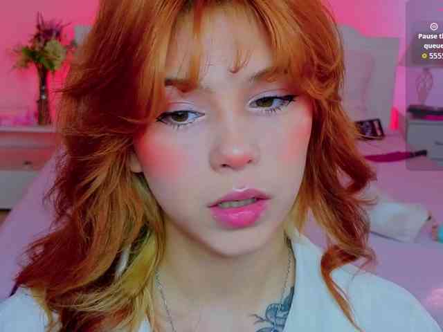 CoralineJones webcam