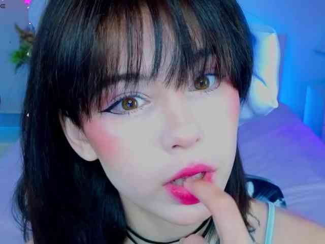 CoralineJones webcam