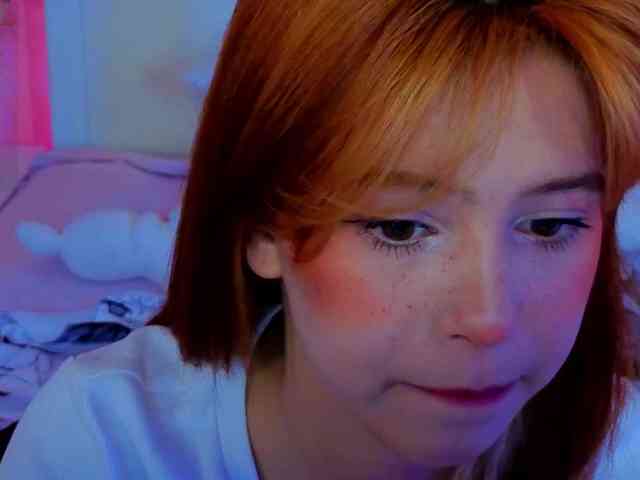 CoralineJones webcam