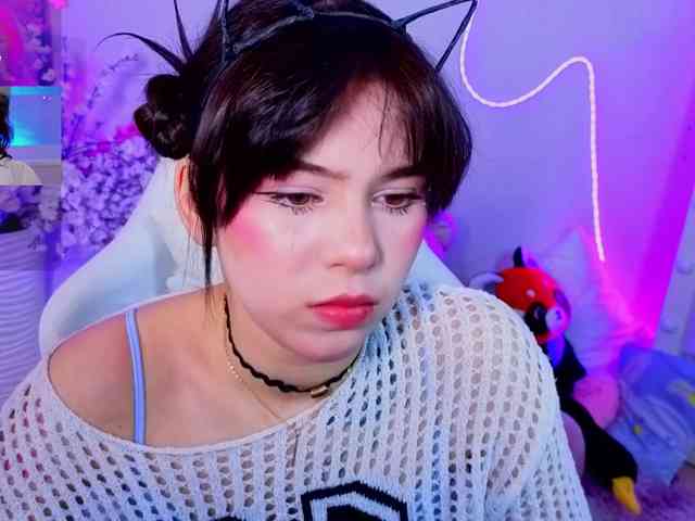 Questo modello è in diretta ora. CoralineJones