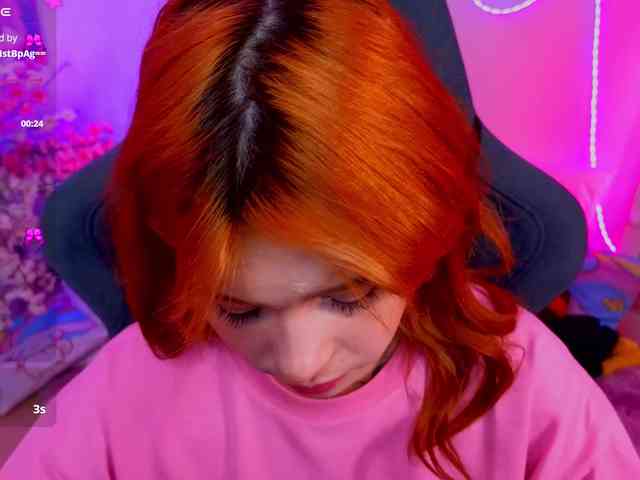 CoralineJones webcam