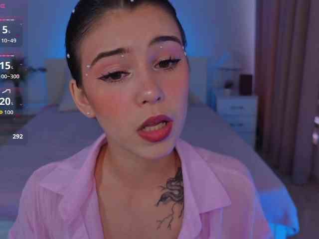 CoralineJones webcam