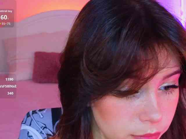 CoralineJones webcam