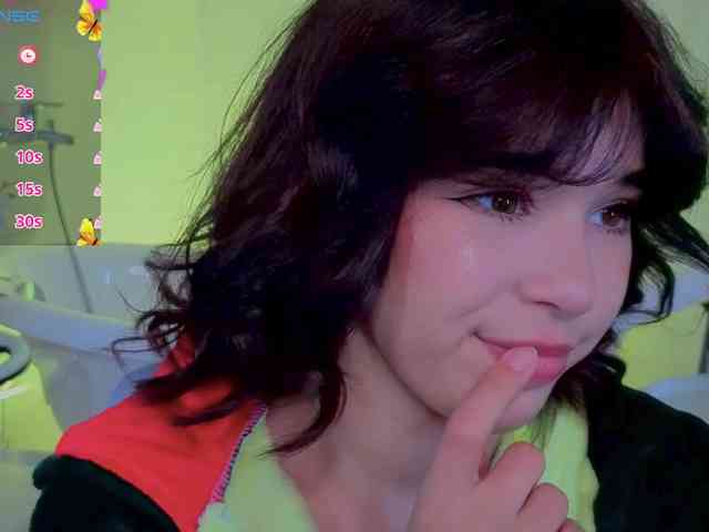 CoralineJones webcam