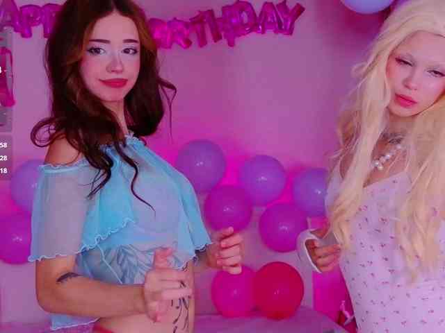 CoralineJones webcam