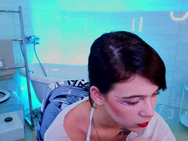 CoralineJones webcam