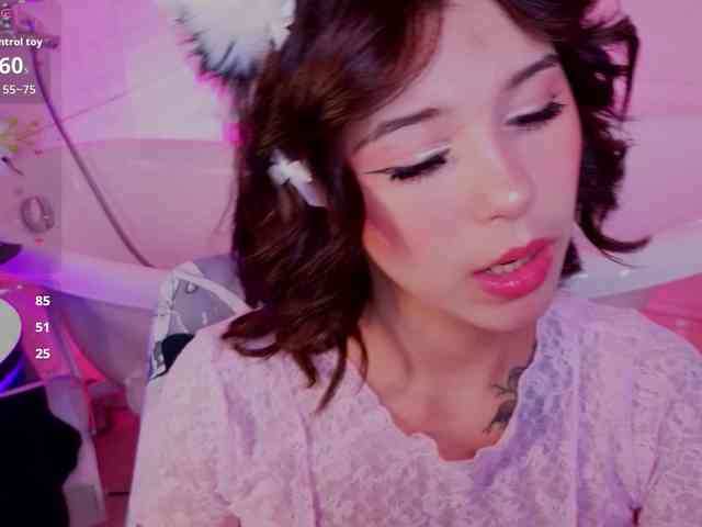 CoralineJones webcam