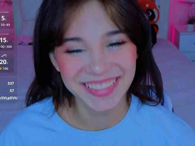 CoralineJones webcam