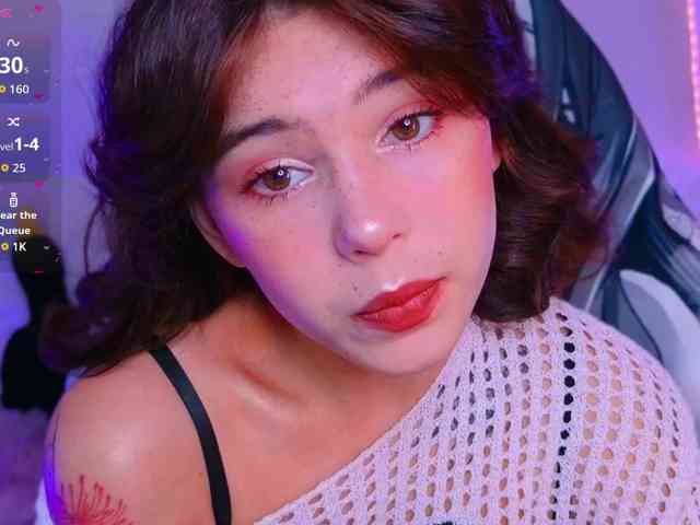 CoralineJones webcam
