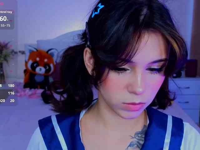 CoralineJones webcam