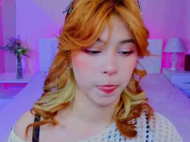 CoralineJones webcam