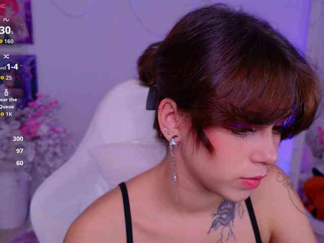 CoralineJones webcam