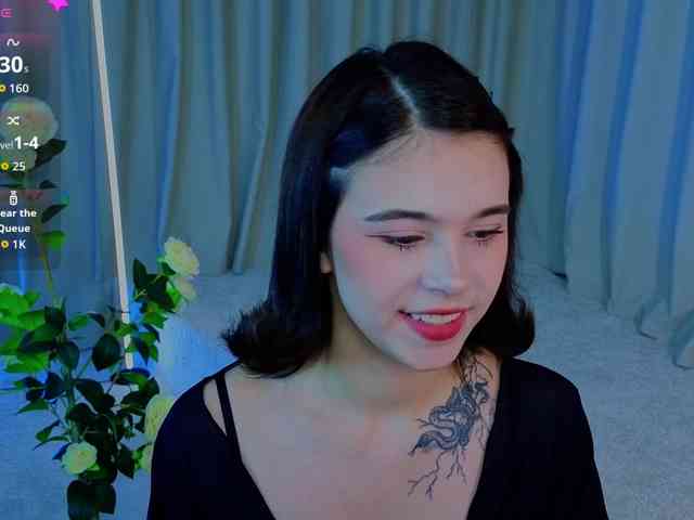 CoralineJones webcam