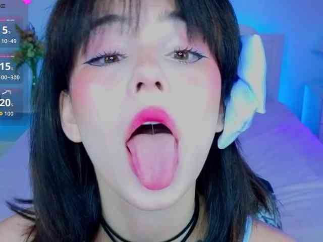 CoralineJones webcam