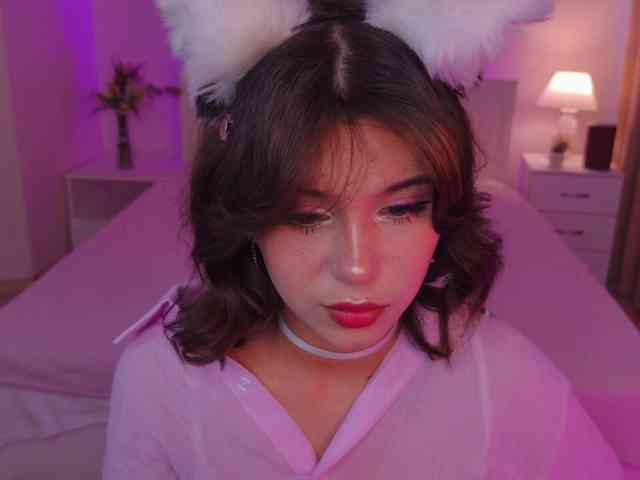 CoralineJones webcam
