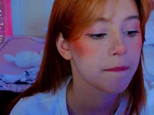 CoralineJones webcam