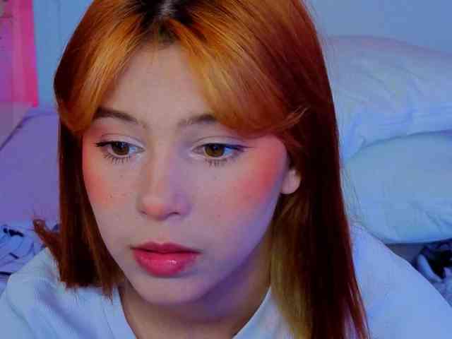 CoralineJones webcam