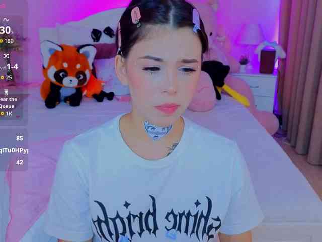 CoralineJones webcam