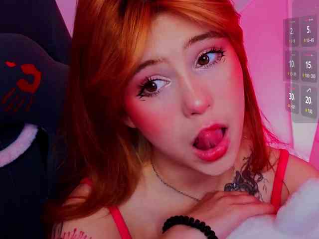 CoralineJones webcam