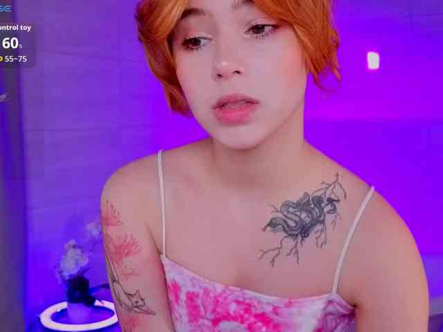 CoralineJones webcam