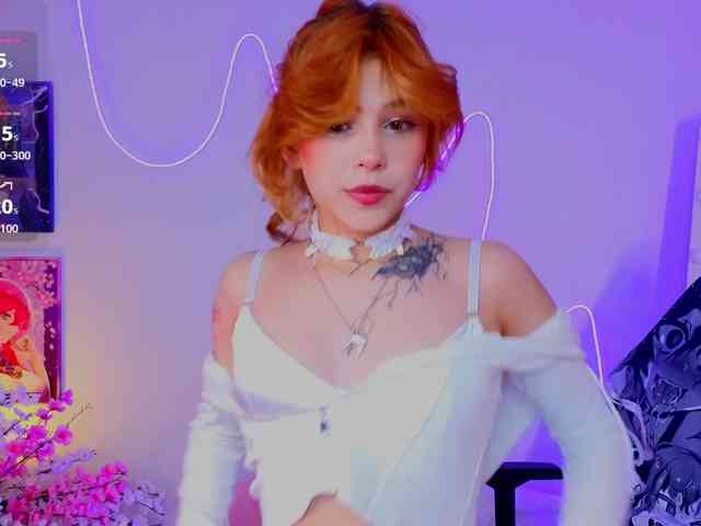 CoralineJones webcam